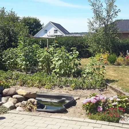 Lejlighed I Roligt Villakvarter. Апартаменты Хорсенс
